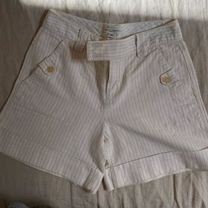 Banana republic size 4 pinstriped short
